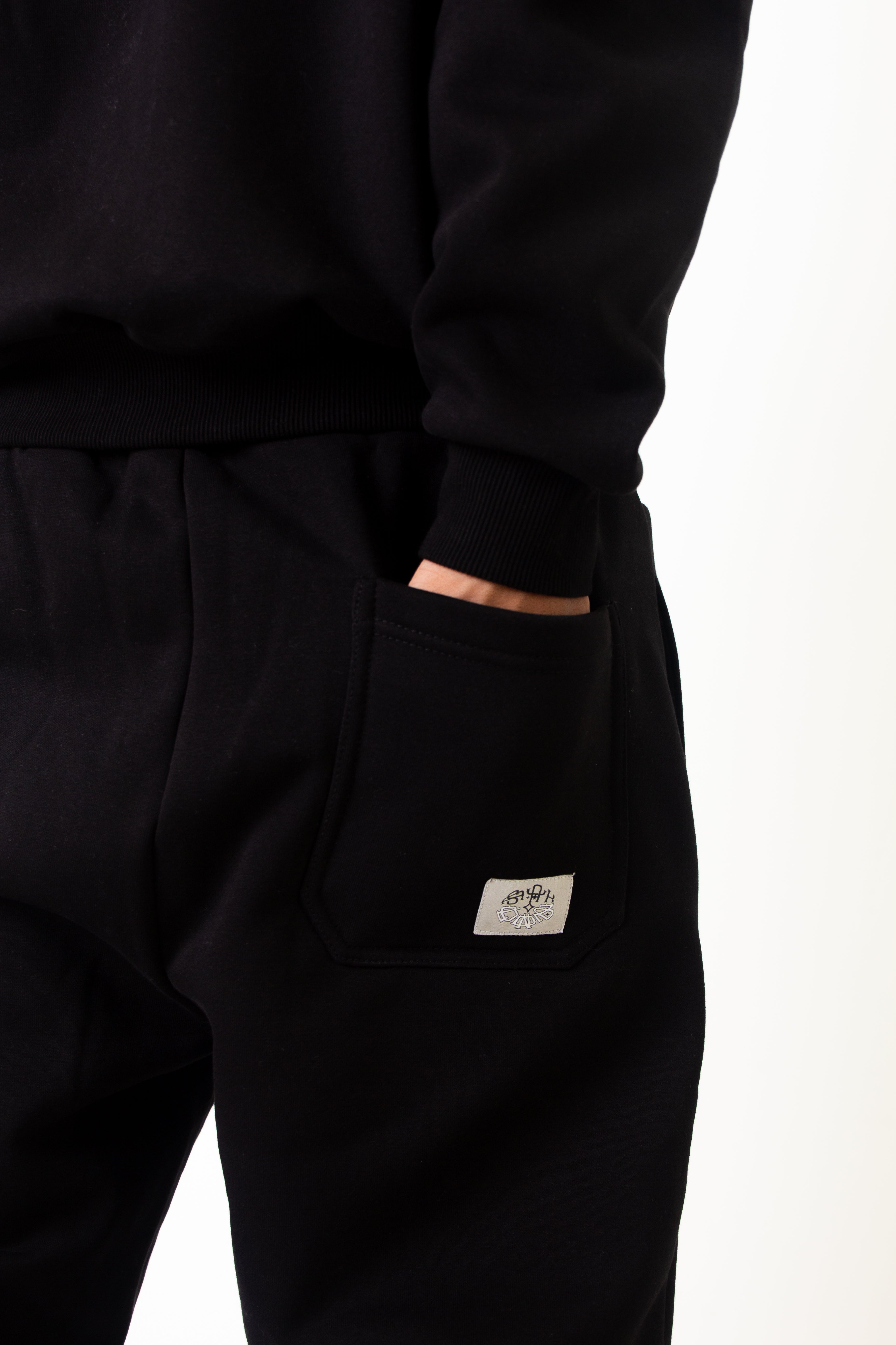 The 'Calcana' Jogger - Black